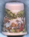 DEDAL DE PORCELANA ROSA -  REP. CHECA - PAREJA EN EL CAMPO