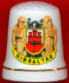 DOS MONOS Y EL ESCUDO DE GIBRALTAR